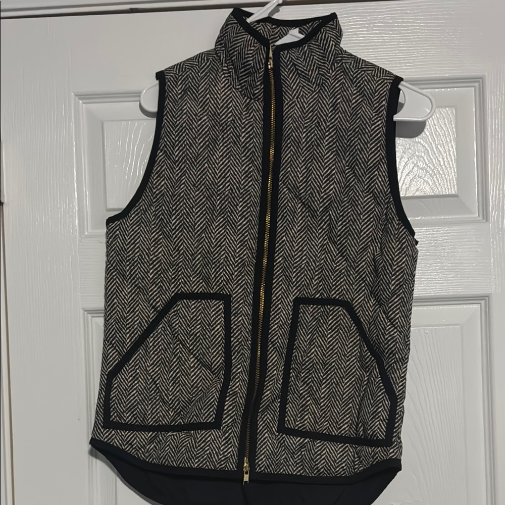 Stylish Herringbone Vest with Black Trim